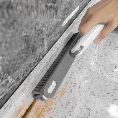 nettoyage zone difficile avec petite brosse portative balai telescopique