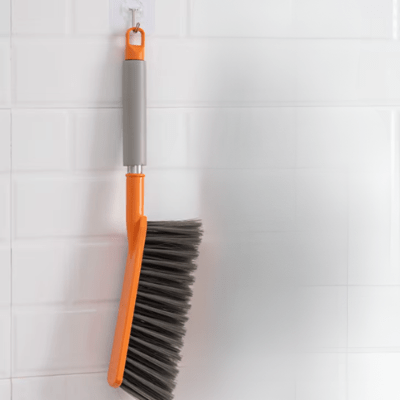 accroche balayette orange