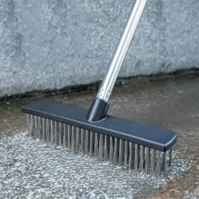 balai brosse metallique sol dur extérieur
