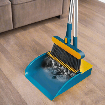 balai et pelle nettoient facilement cheveux grâce au peigne intégré