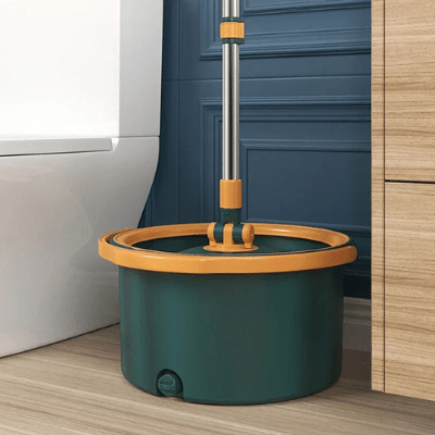 balai et seau essoreur professionnel poser salle de bain