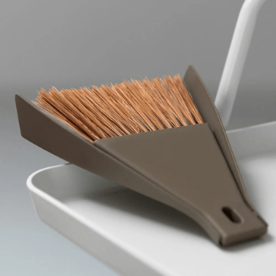 mini balaiette pratique à ranger