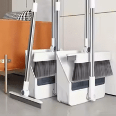 balais 4 en 1 ranger au salon