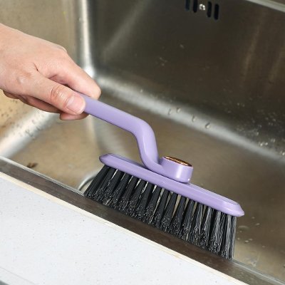 brosse nettoyage carrelage violet avec poils rigides