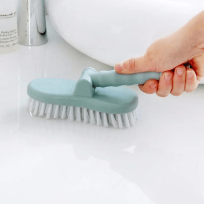 nettoyage rapide avec brosse pour nettoyage carrelage salle de bain