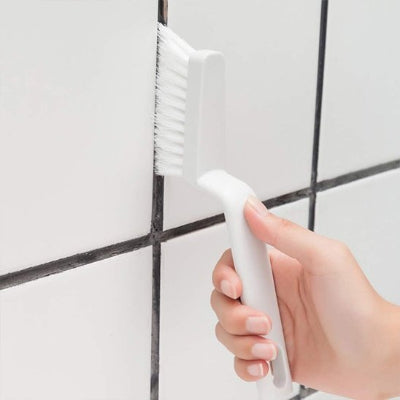 Brosse pour nettoyer le carrelage blanc polyvalente