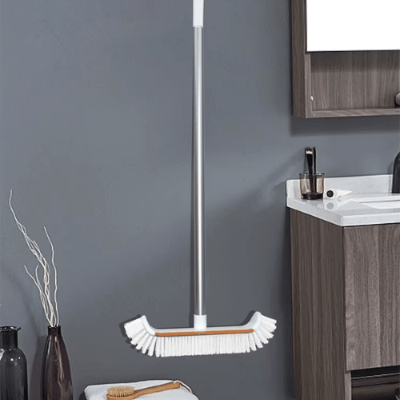 suspendre brosse sol verticale salle de bain