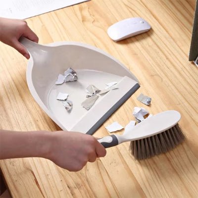 enlevé facilement saleté bureau balayette et pelle