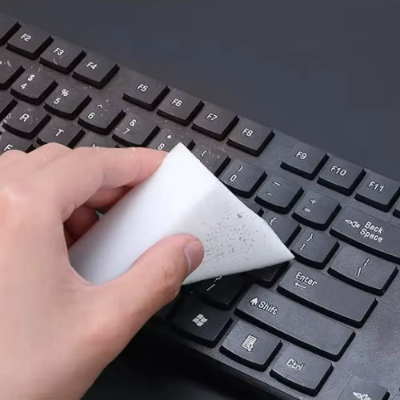 éponge  a melamine EcoMagique nettoie clavier