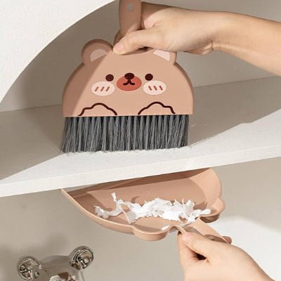 nettoyage placard avec pelle balai