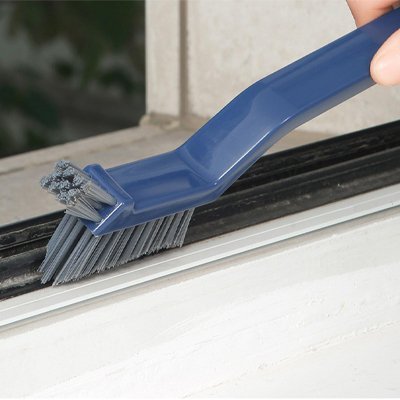 nettoyage rainure avec brosse a carrelage