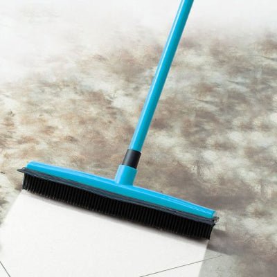 nettoyage rapide efficace avec balai coiffeur