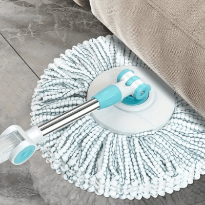 nettoyage sous meuble sans difficuleté avec seau et serpillère