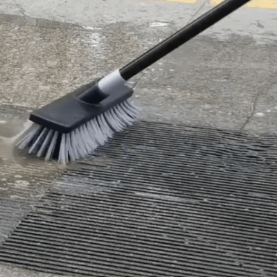 nettoyer brosser sol balai extérieur
