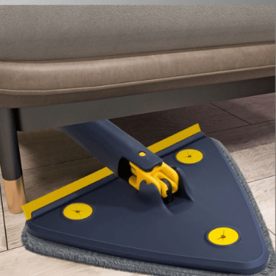 nettoyer sous canapé avec serpillère bleu