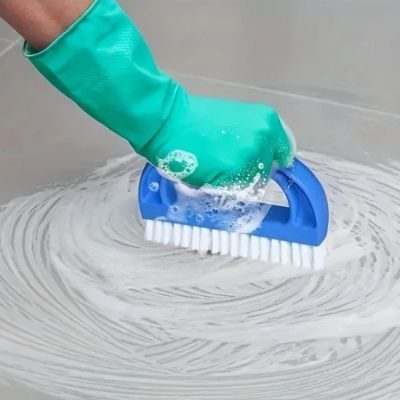 nettoyer surface avec brosse nettoyage joint carrelage ErgonomiPro