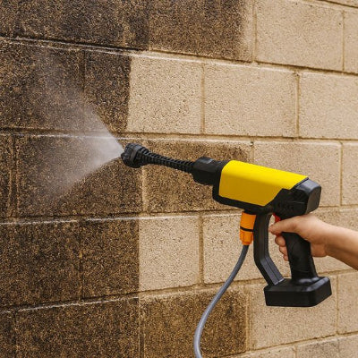 nettoie façade maison sans effort avec nettoyeur haute pression sur batterie powrdrax