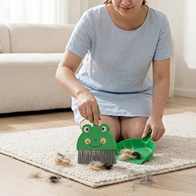 Pelle et balayette fantaisie Grenouille forme amusant