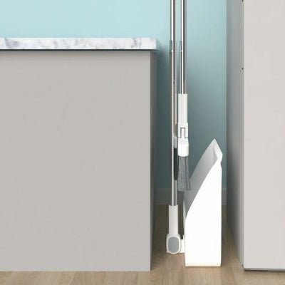 range balai et pelle blanc