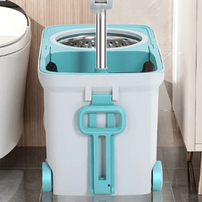 ranger gagner de l'espace avec seau et serpillère